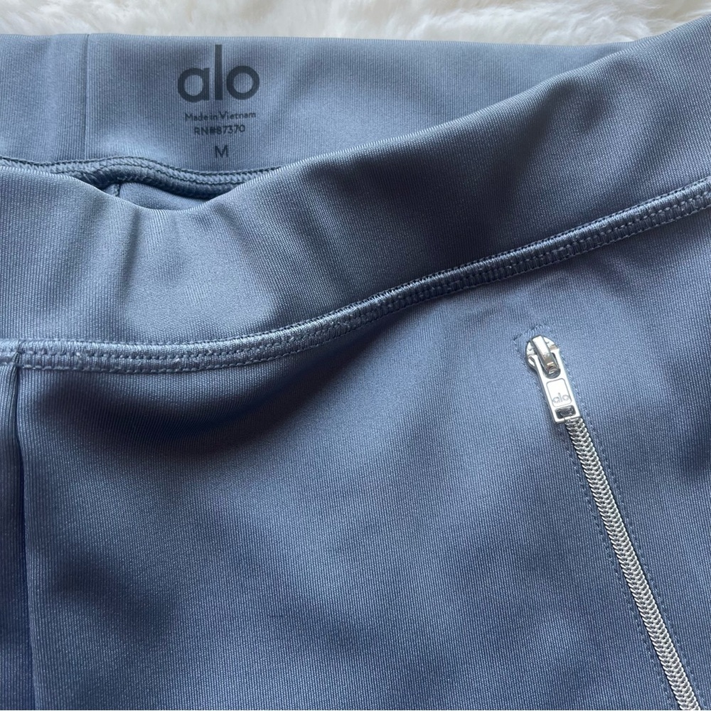 ALO Yoga Thrill Seeker Leggings M - Picture 6 of 14